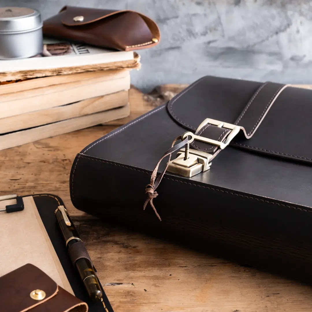 "Temur XL - Chocolate🍫" Lüks Evrak Çantası / Anahtarlık Hediye Kargo, İsim Kazıma, Hediye Paketi Ücretsiz !