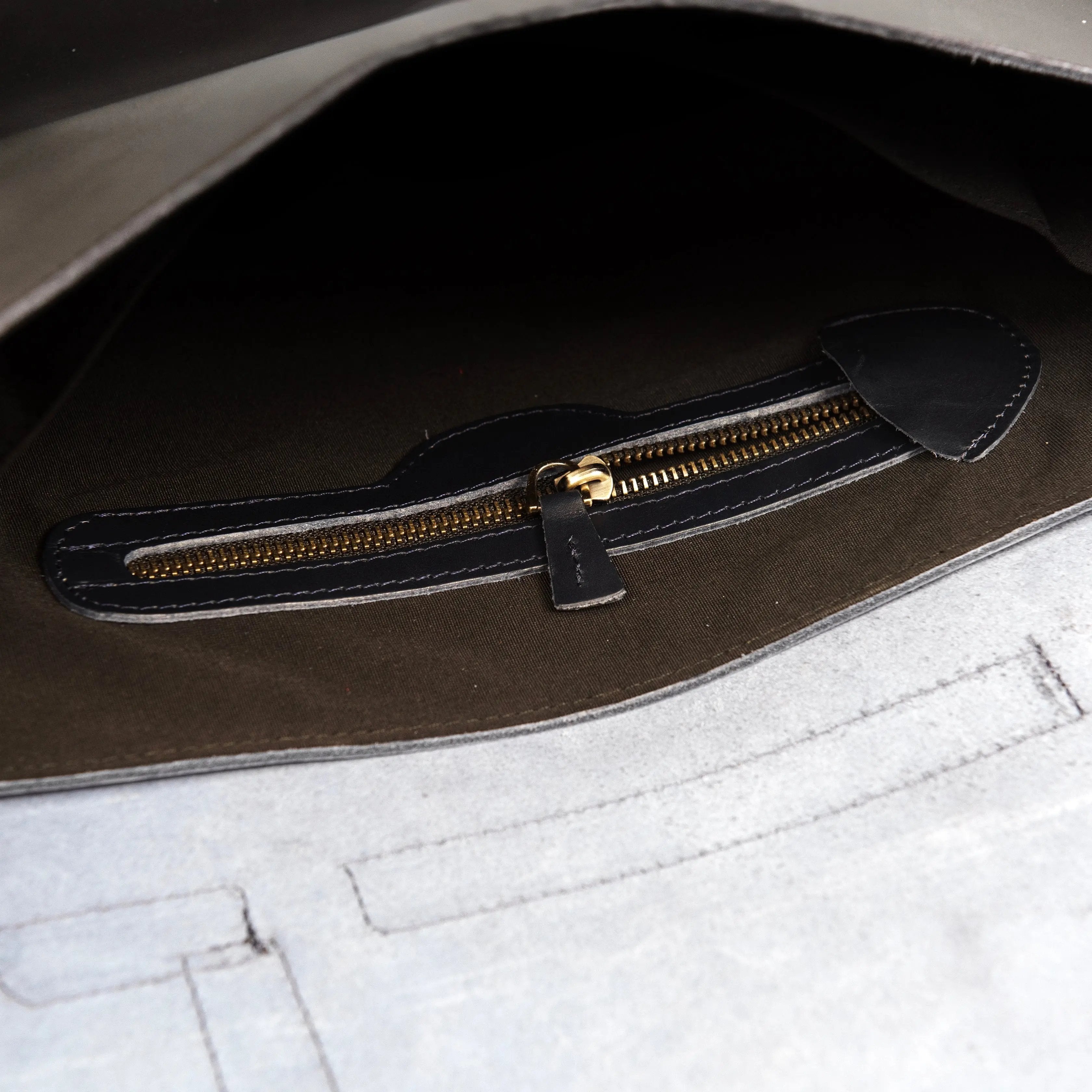 "Temur XL - Lacivert" Lüks Evrak Çantası / Anahtarlık Hediye Kargo, İsim Kazıma, Hediye Paketi Ücretsiz !