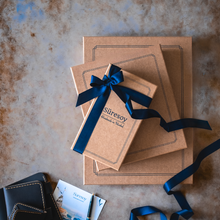 Görseli Galeri görüntüleyiciye yükleyin, &quot;Artunç XL-Chocolate🍫&quot; Lüks Hakiki Deri Organizer &amp; Macbook - İPad Kılıfı / İsim Yazma, Şık Hediye Paketi, Ayraç, Anahtarlık ve Kargo Ücretsiz !
