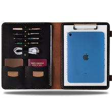 Görseli Galeri görüntüleyiciye yükleyin, &#39;&#39;Parla Sekreterlik-Chocolate🍫&#39;&#39; Lüks Hakiki Deri Organizer &amp; İPad Kılıfı / İsim Yazma, Şık Hediye Paketi, Anahtarlık ve Kargo Ücretsiz !
