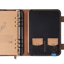 Görseli Galeri görüntüleyiciye yükleyin, &quot;Güneri A5 Pro - Chocolate🍫&quot; Lüks Hakiki Deri Organizer / Çizgili Bloknot, İsim Yazma, Şık Hediye Paketi, Ayraç, Anahtarlık ve Kargo Ücretsiz !
