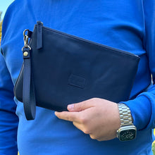 Görseli Galeri görüntüleyiciye yükleyin, &quot;Parsay&quot; Kuzu Derisi Clutch Çanta
